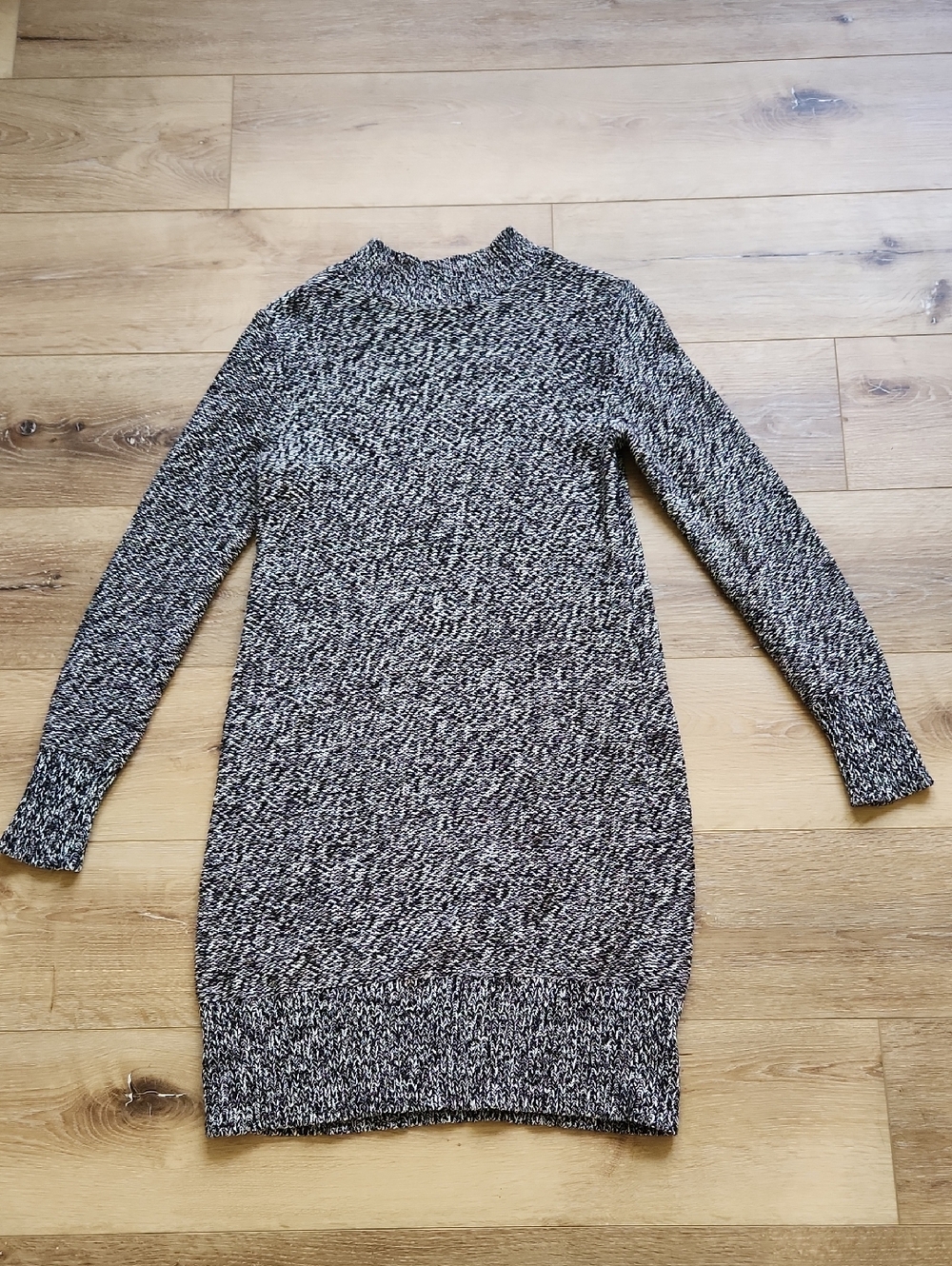 Old Navy Women’s Black & White Marled Sweater Dress Size XS